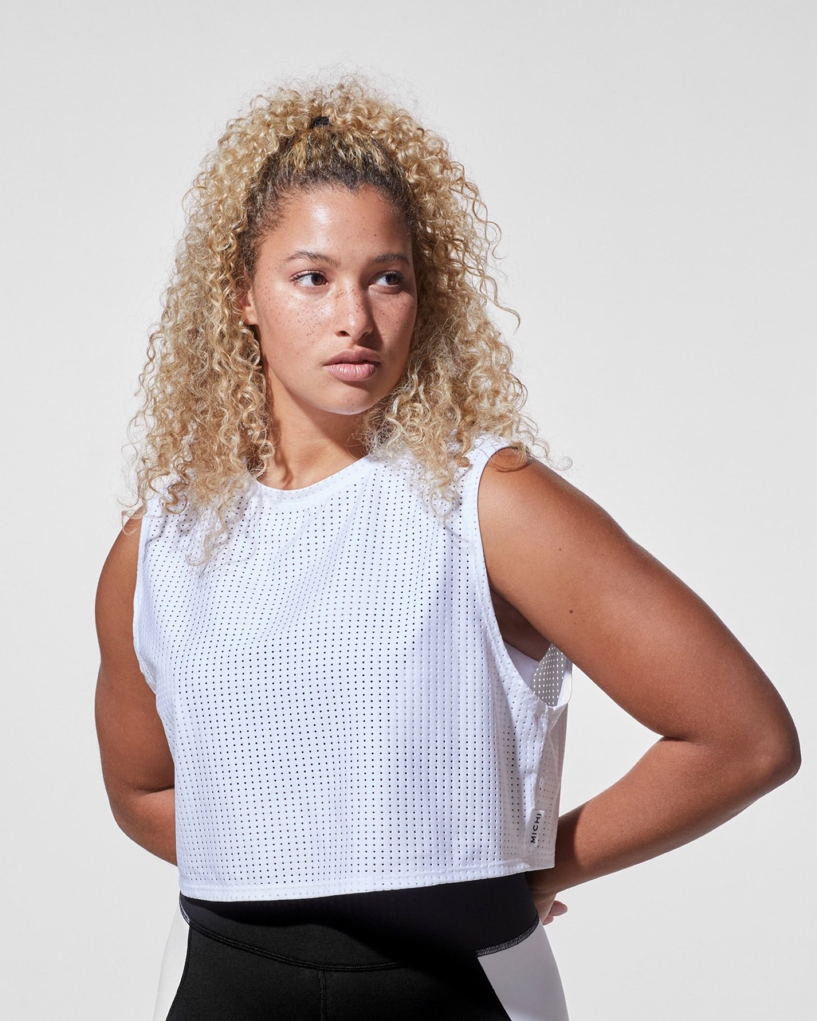 Michi - Sail Crop Top - صورة 5