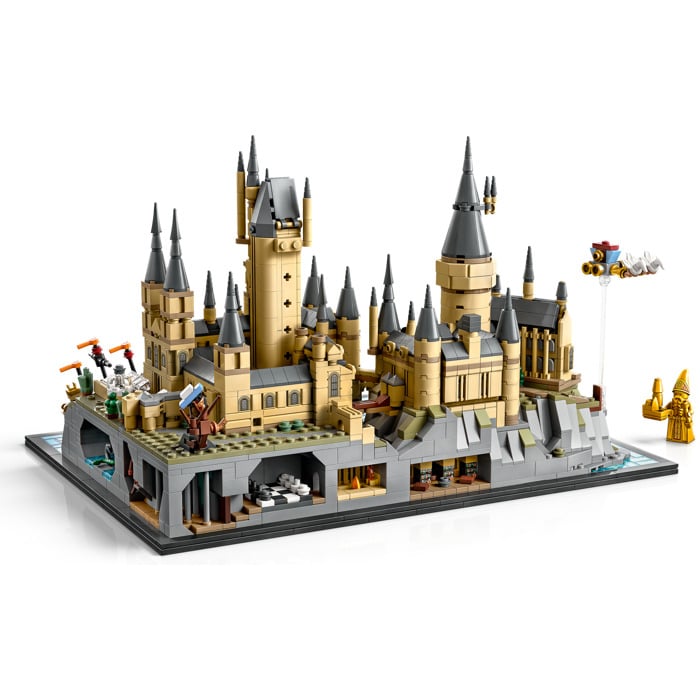 LEGO 76419 | Hogwarts Castle and Grounds - Image 2