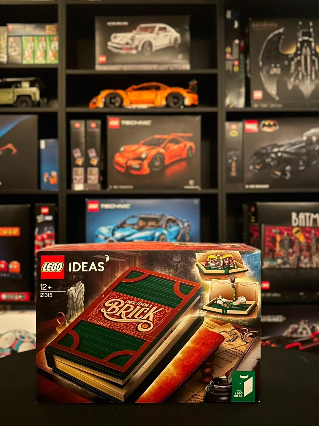 LEGO 21315 | Pop-Up Book - Image 4