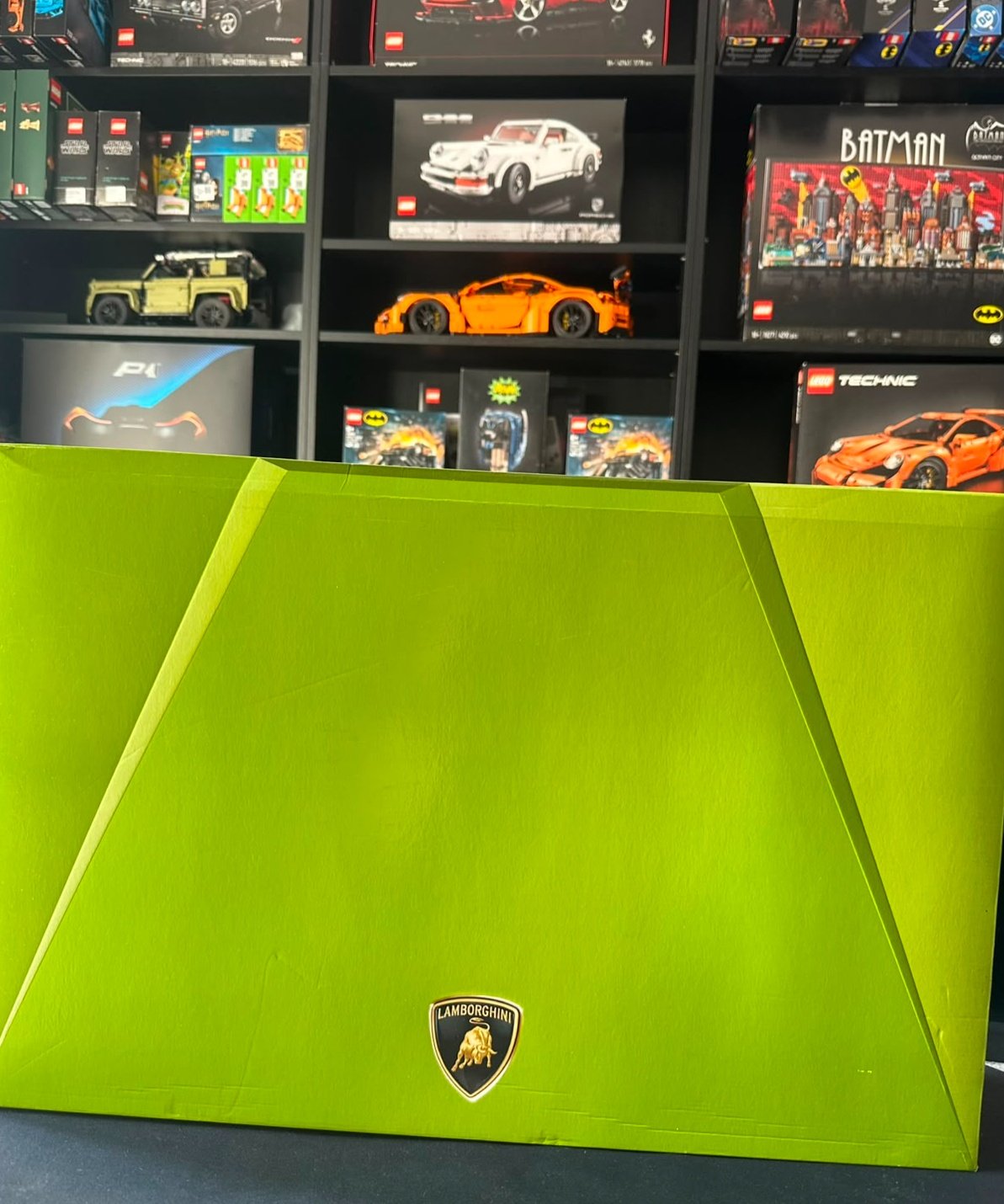 LEGO 42115 | Lamborghini Sián FKP 37 - Image 4