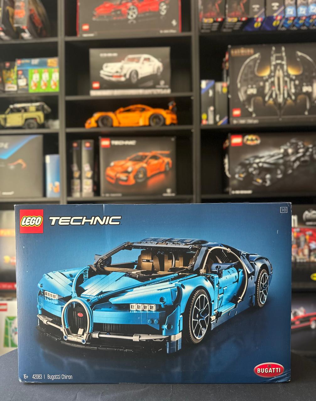 LEGO 42083 | Bugatti Chiron - Image 3