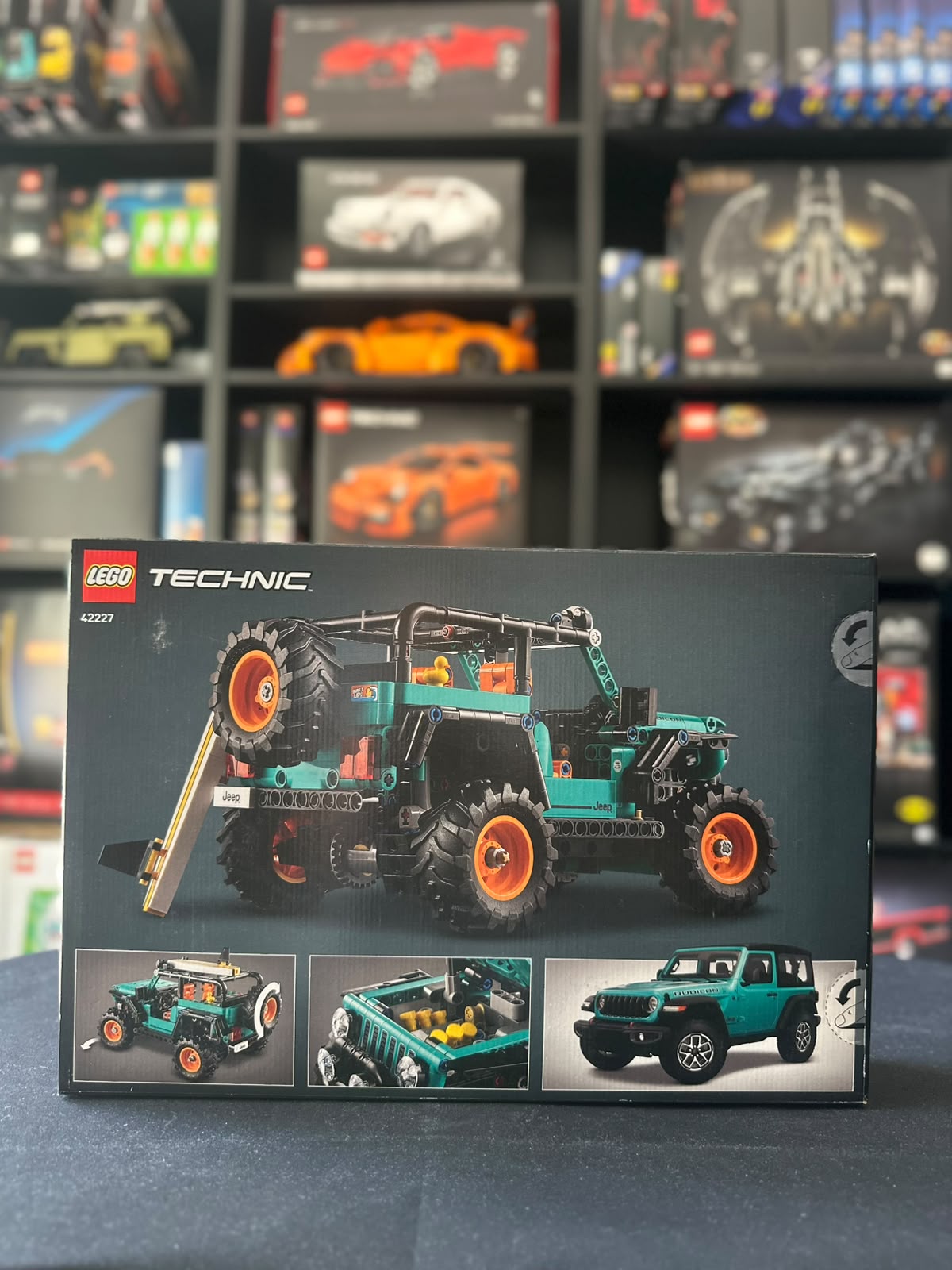 LEGO 42227 | Jeep Wrangler Rubicon SUV - Image 3
