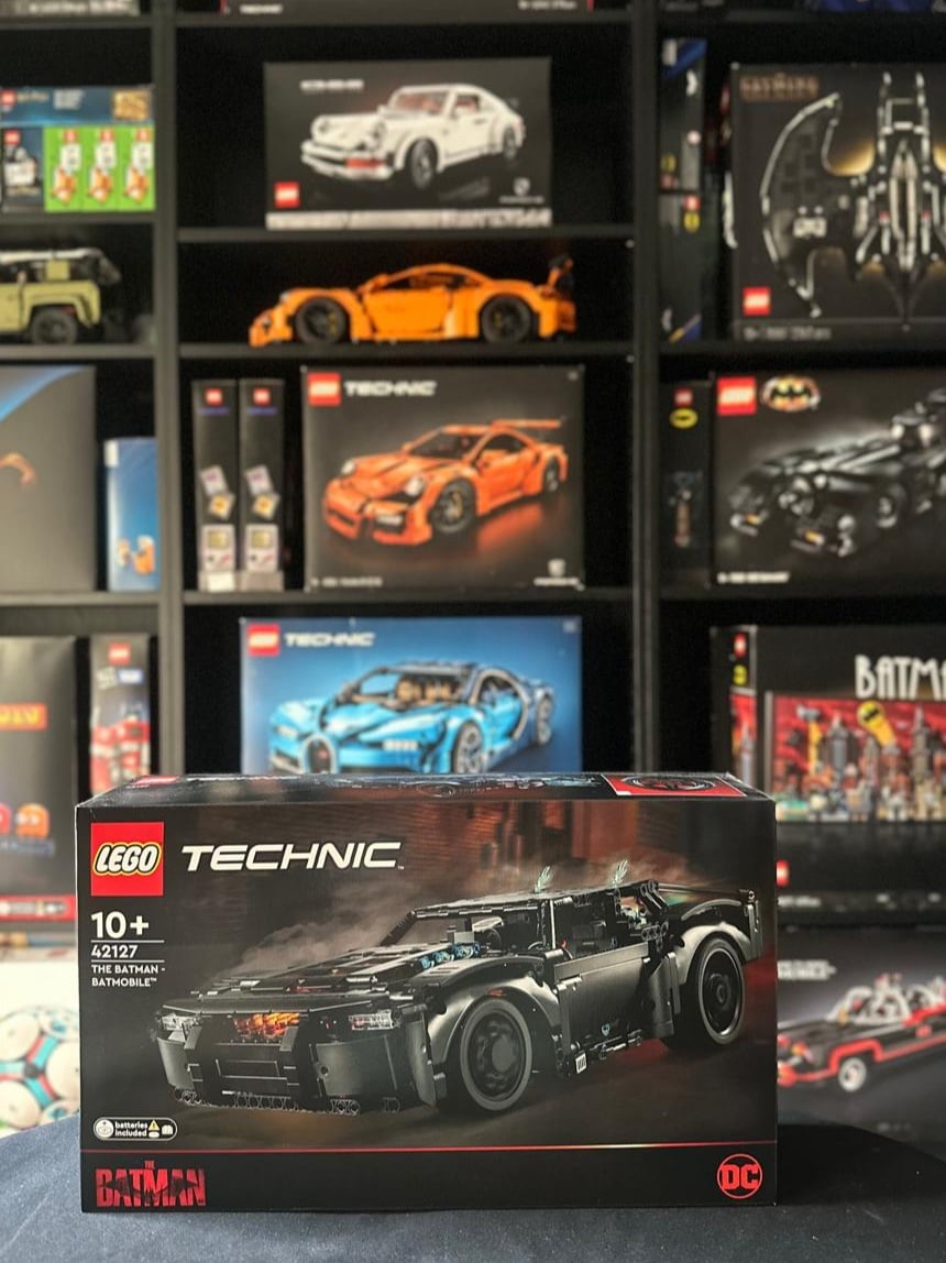 LEGO 42127 | The Batman -  Batmobile - Image 3