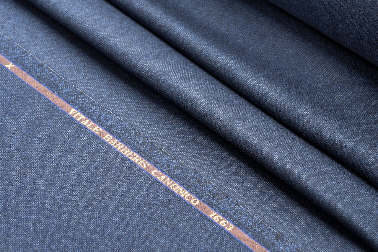 صوف ايطالي ١٠٠٪ من شركة VITALE BARBERIS  Bird Eye باللون الكحلي رقم (99.1145/9) - صورة 2