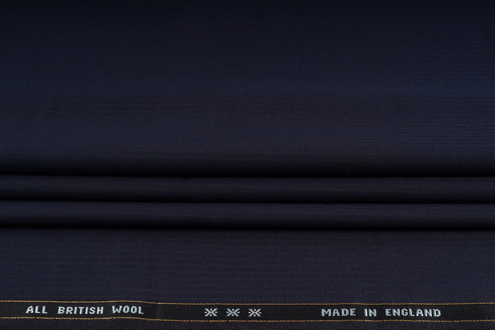 قماش انجليزي صوف 100% من شركة DORMEUIL مقلم باللون الباذنجاني - صورة 1