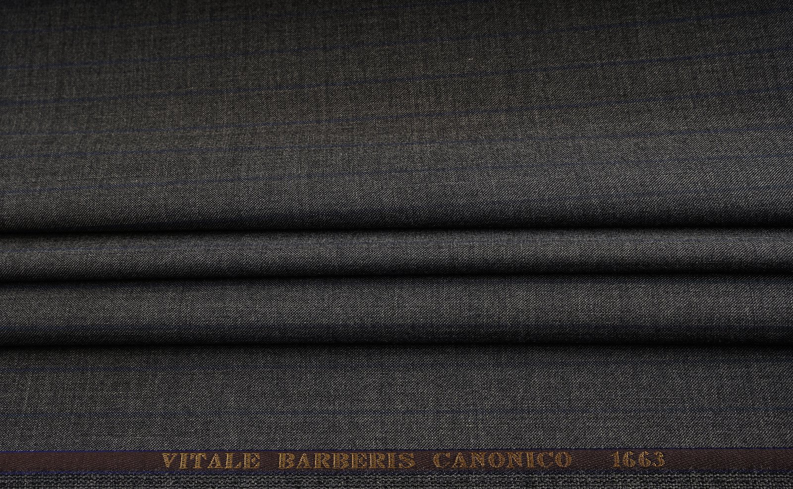 صوف إيطالي ١٠٠٪ من شركة S 110 VITALE BARBERIS  باللون الرمادي الغامق مقلم - صورة 1