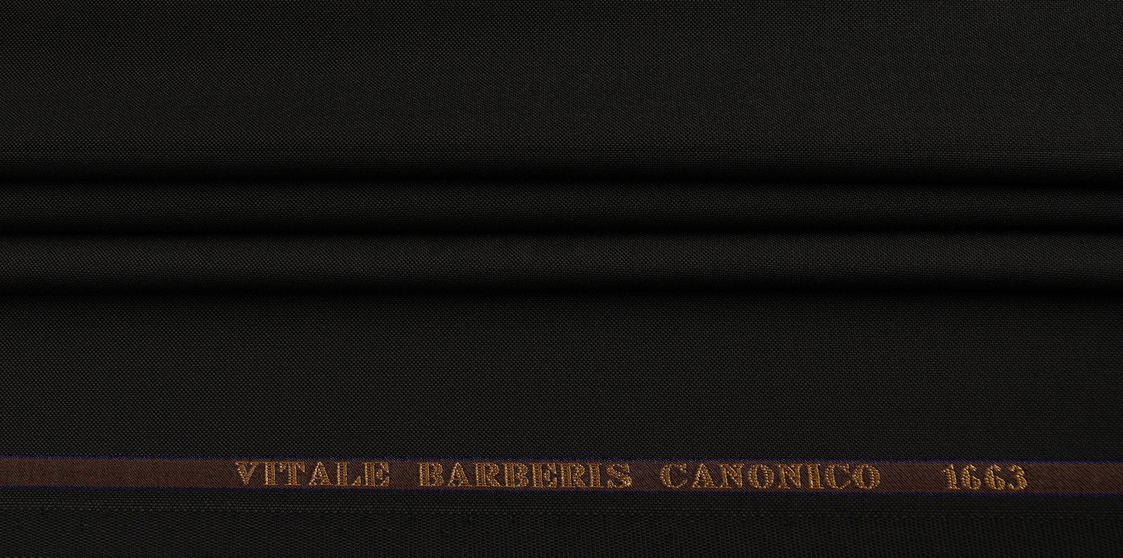 صوف إيطالي ١٠٠٪ من شركة VITALE BARBERIS S 110 باللون الأسود - صورة 1