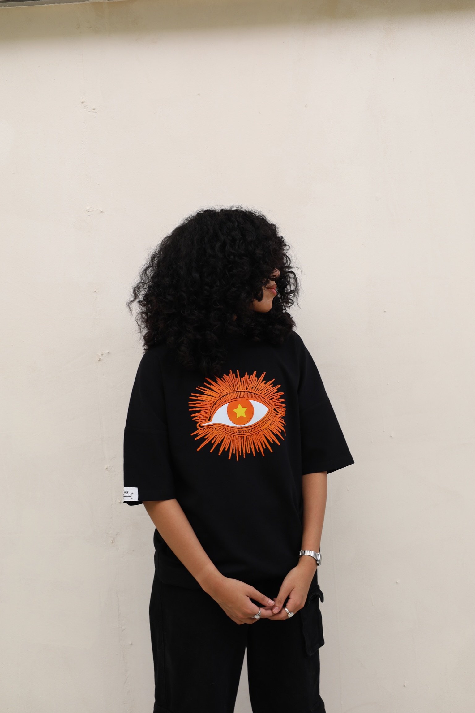 Orange eye - Image 1
