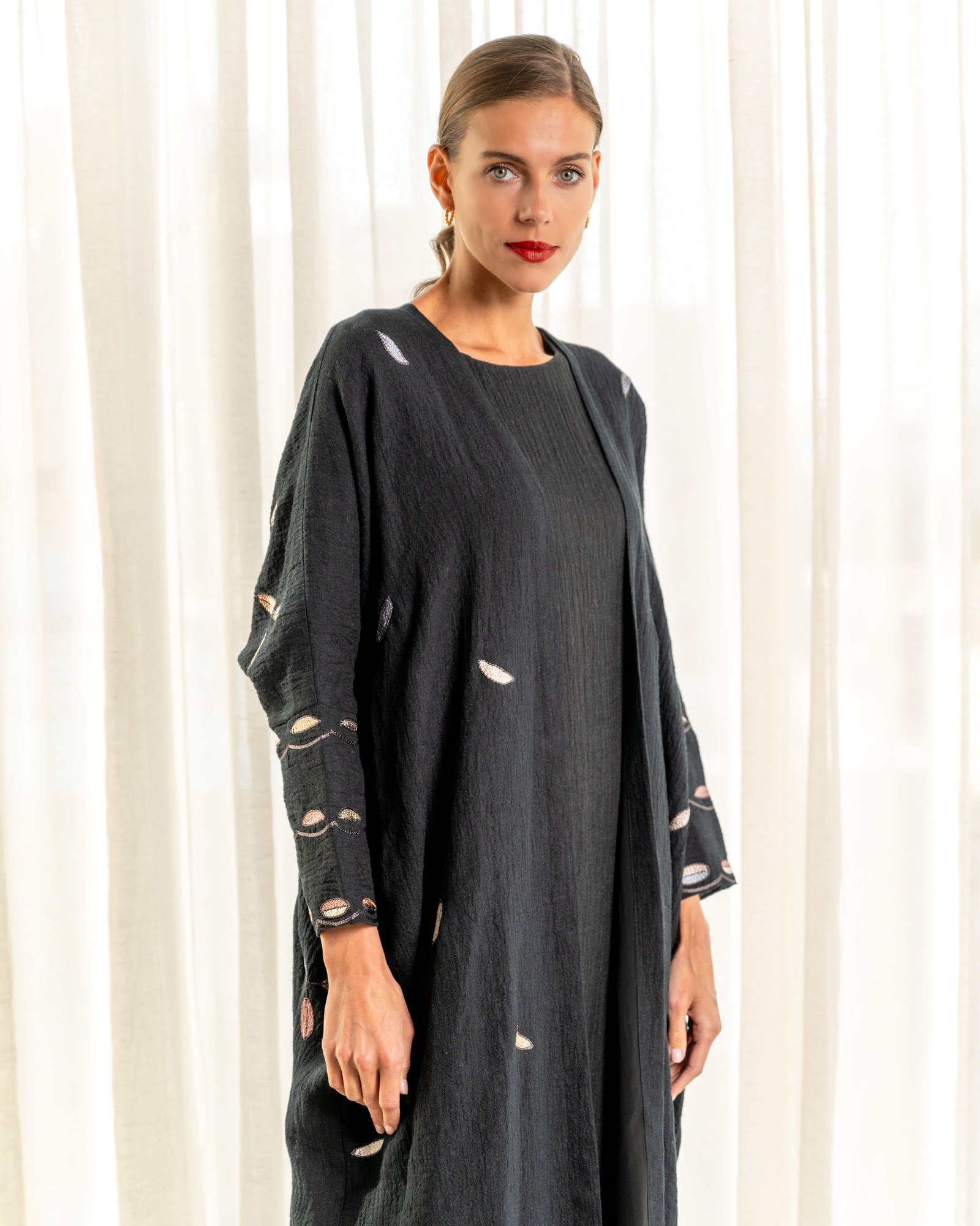 Linen Abaya with embroidery at the back - Image 5