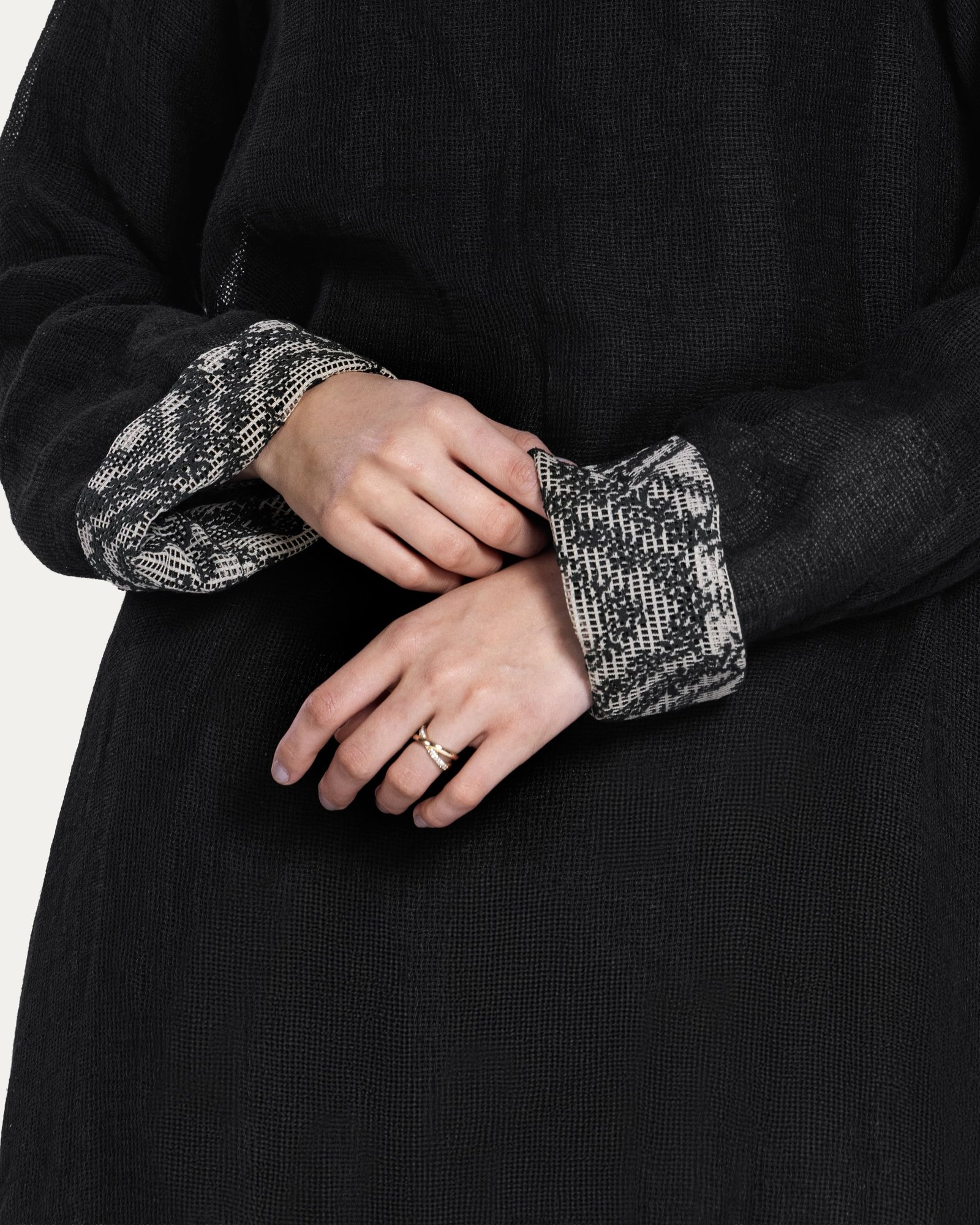 High neck lace cape - Image 8