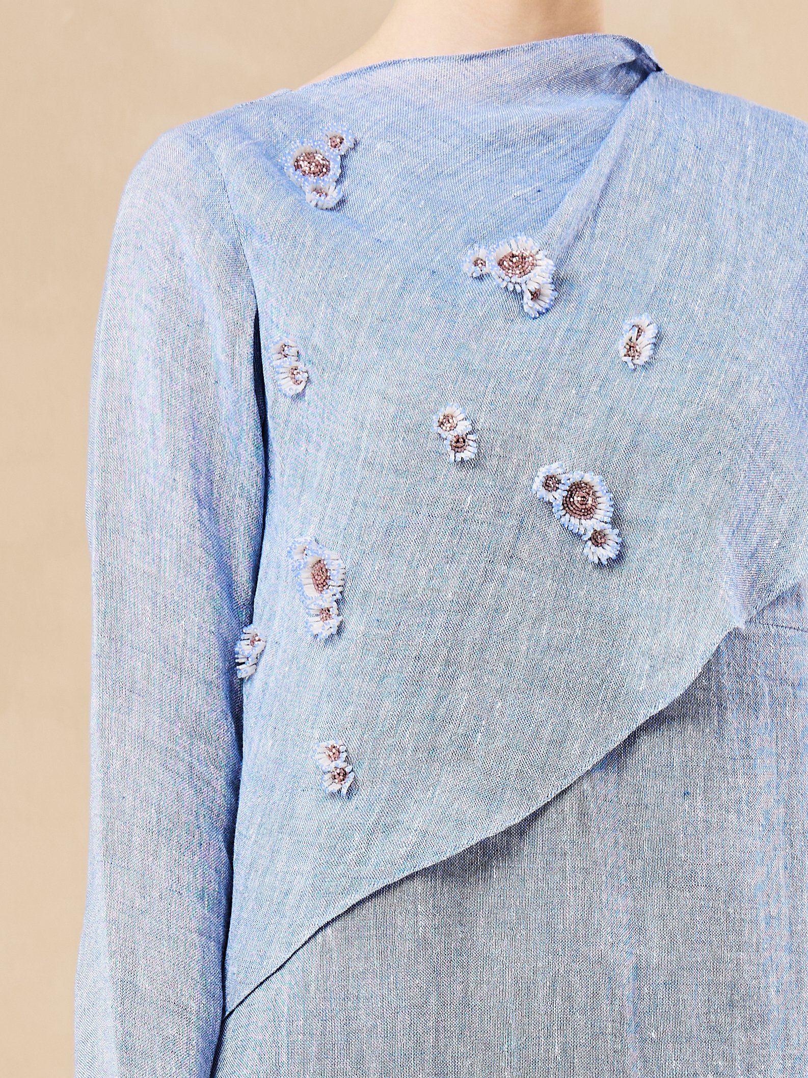 فستان مطرز بالزهور - صورة 2