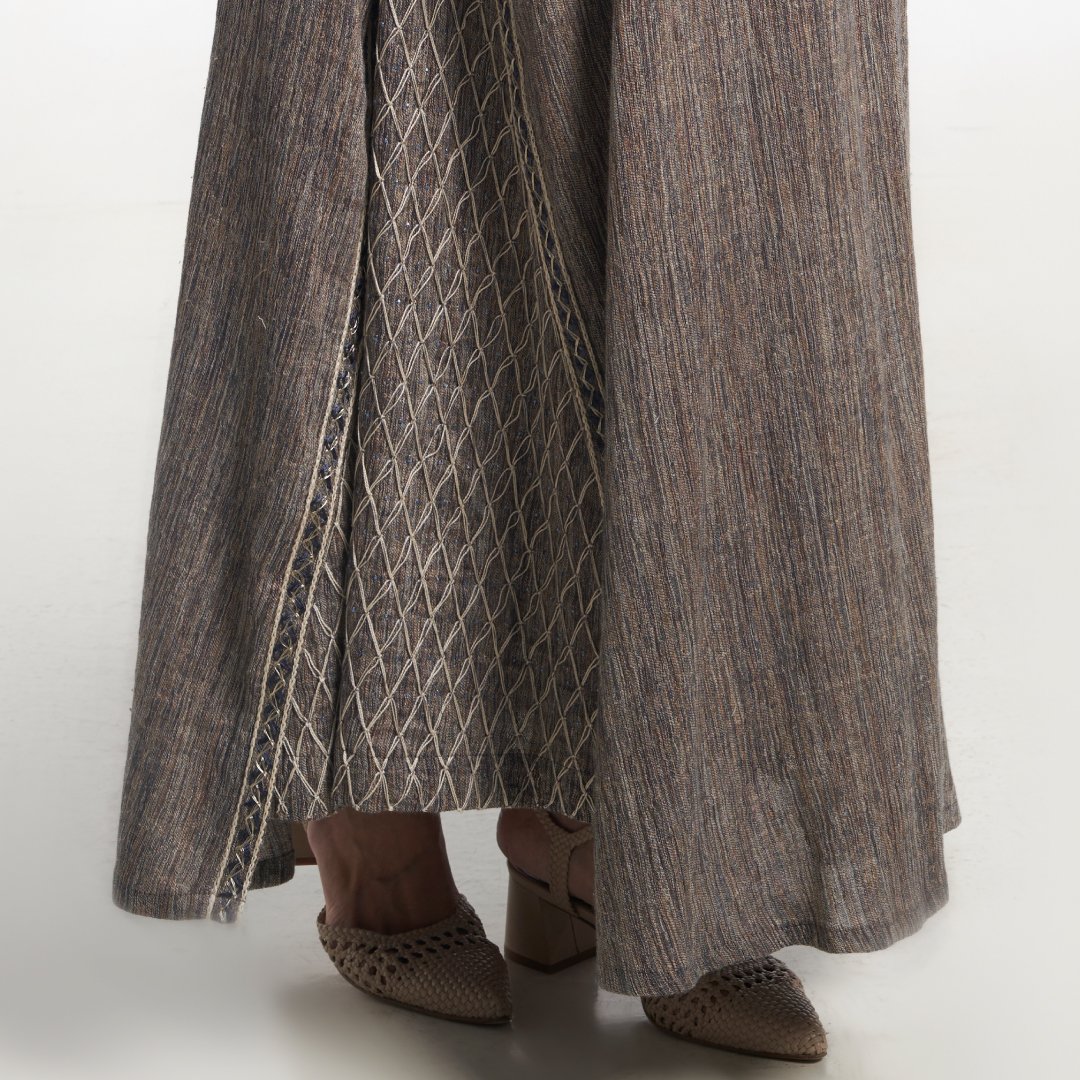 Sides Embroidery Abaya - Image 3