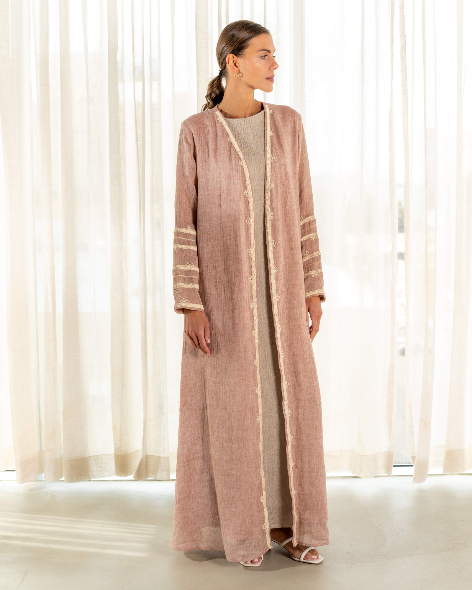 Linen with embroidery on sleeves and back - Image 7