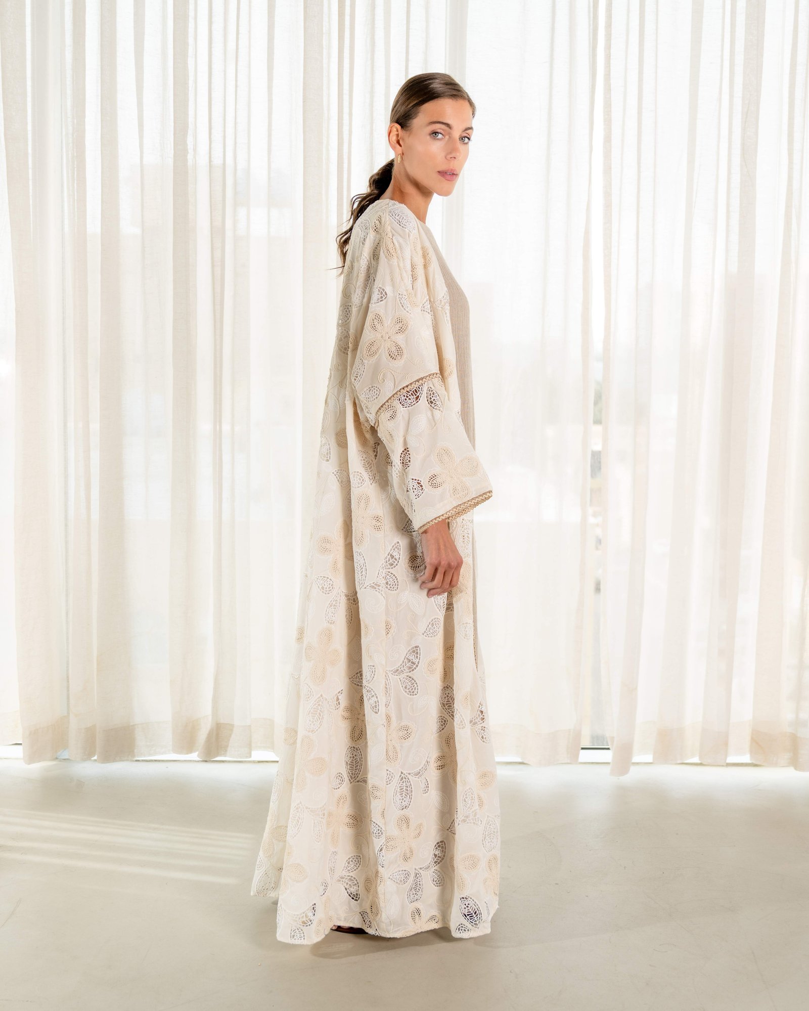 white abaya with oval shapes - Image 5