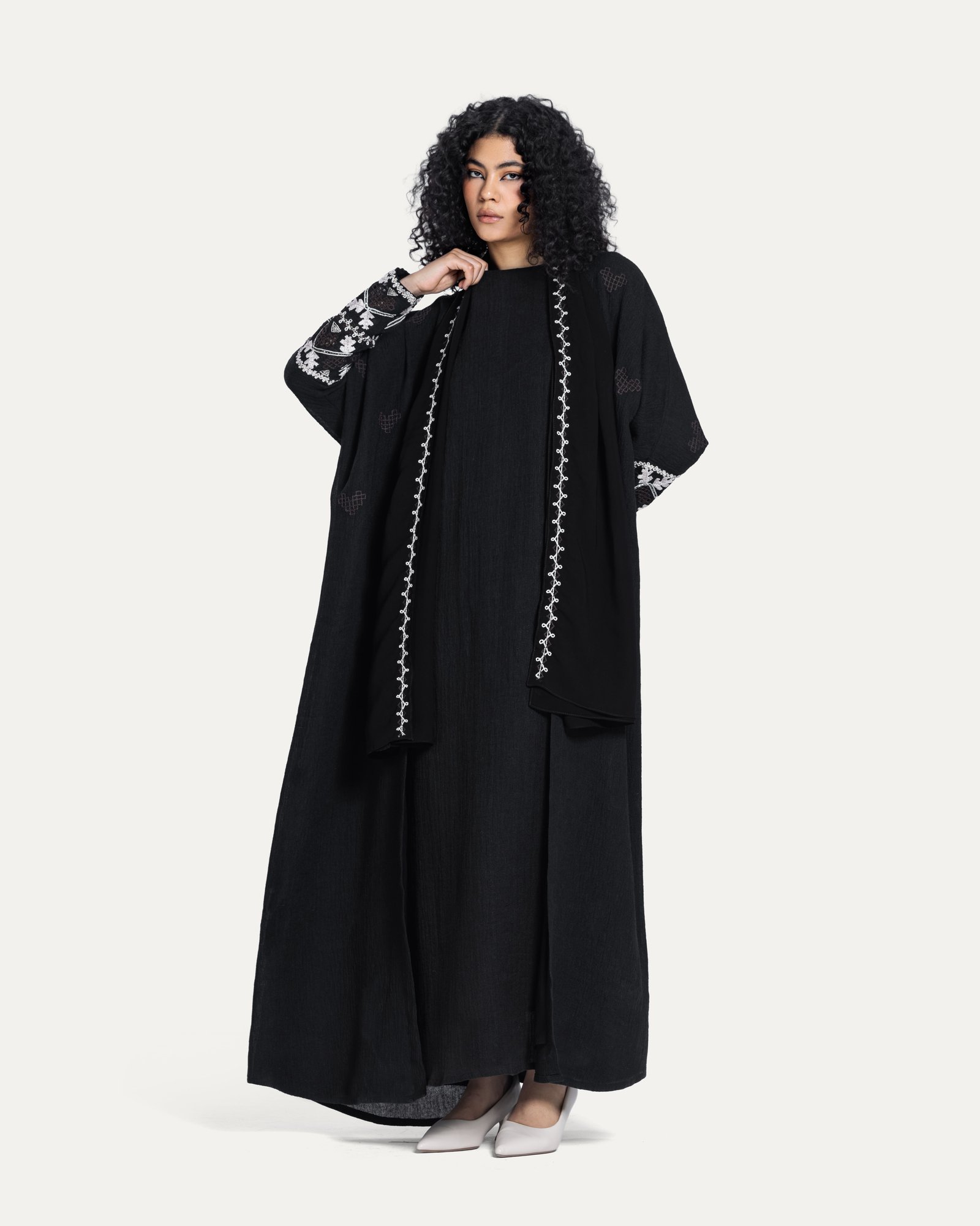 linen embroidery abaya - Image 9