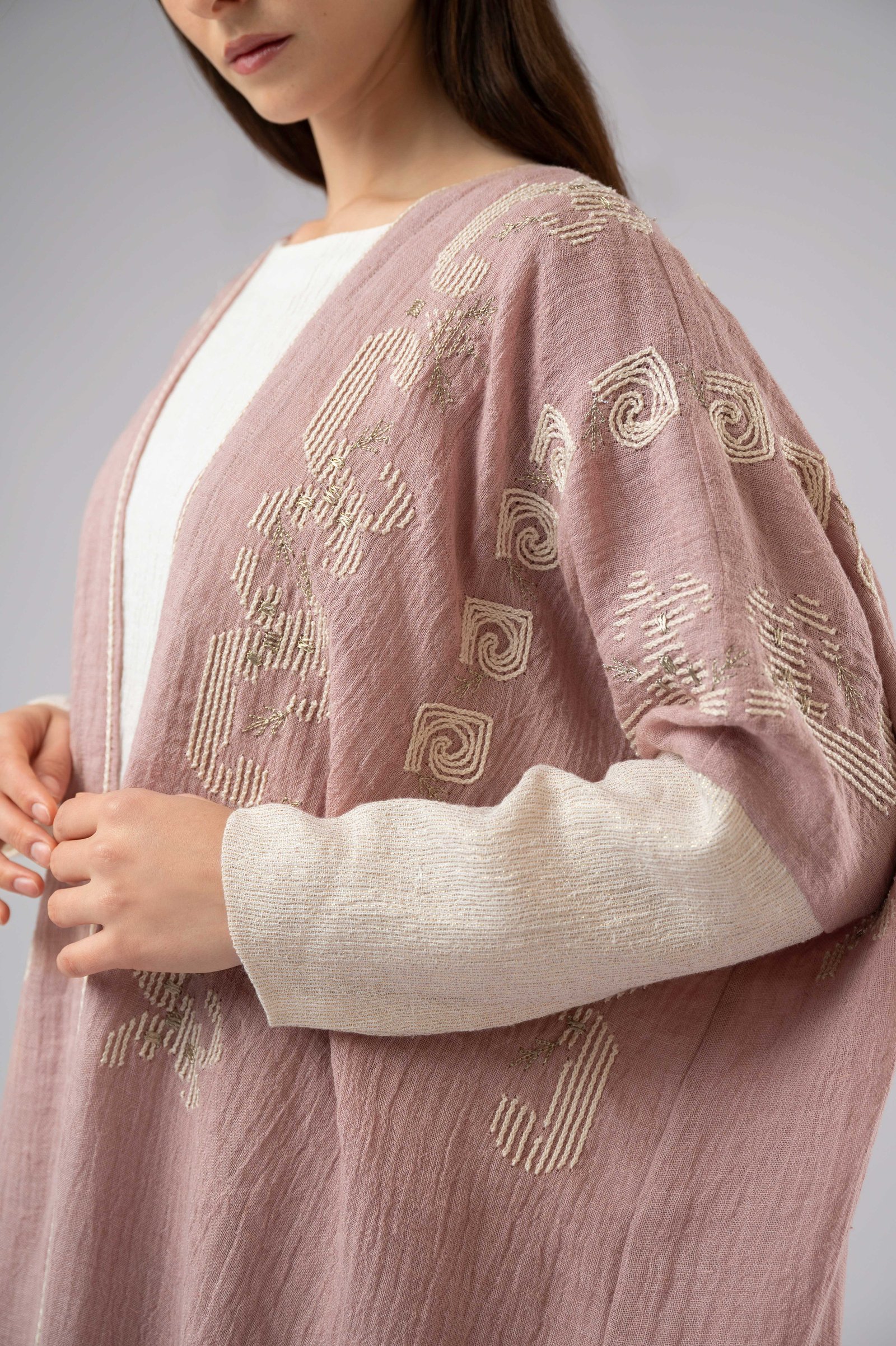 Back And Front Embroidery Bisht Abaya - Image 5