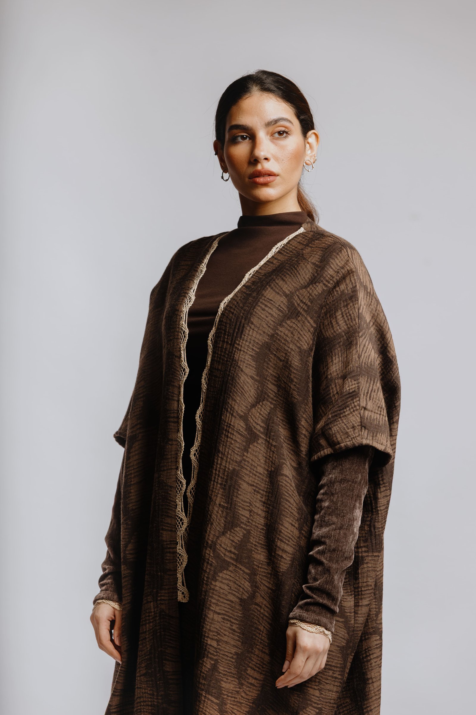 Lightweight wool with velvet Abaya - Image 2