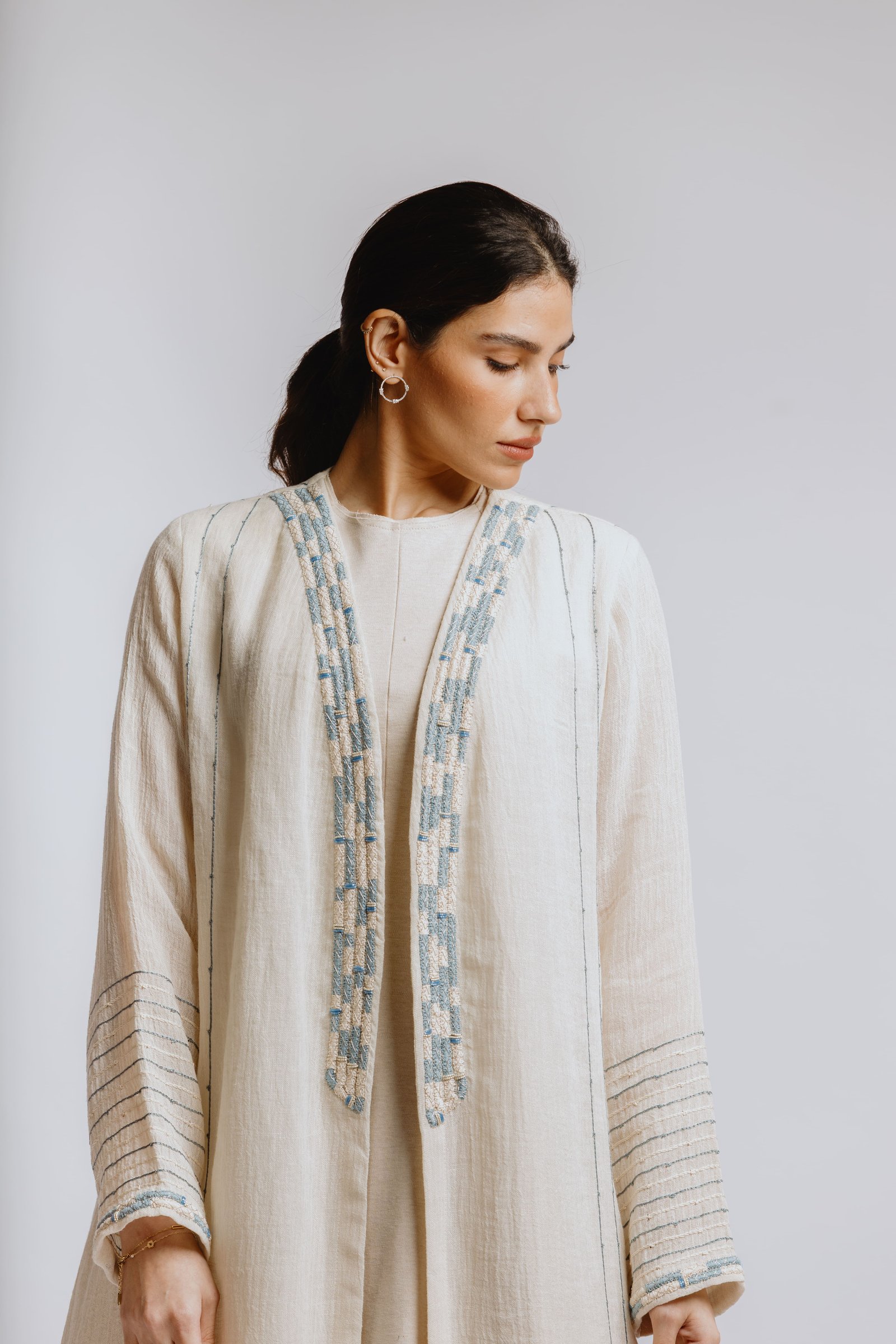 Linen abaya with embroidery - Image 6