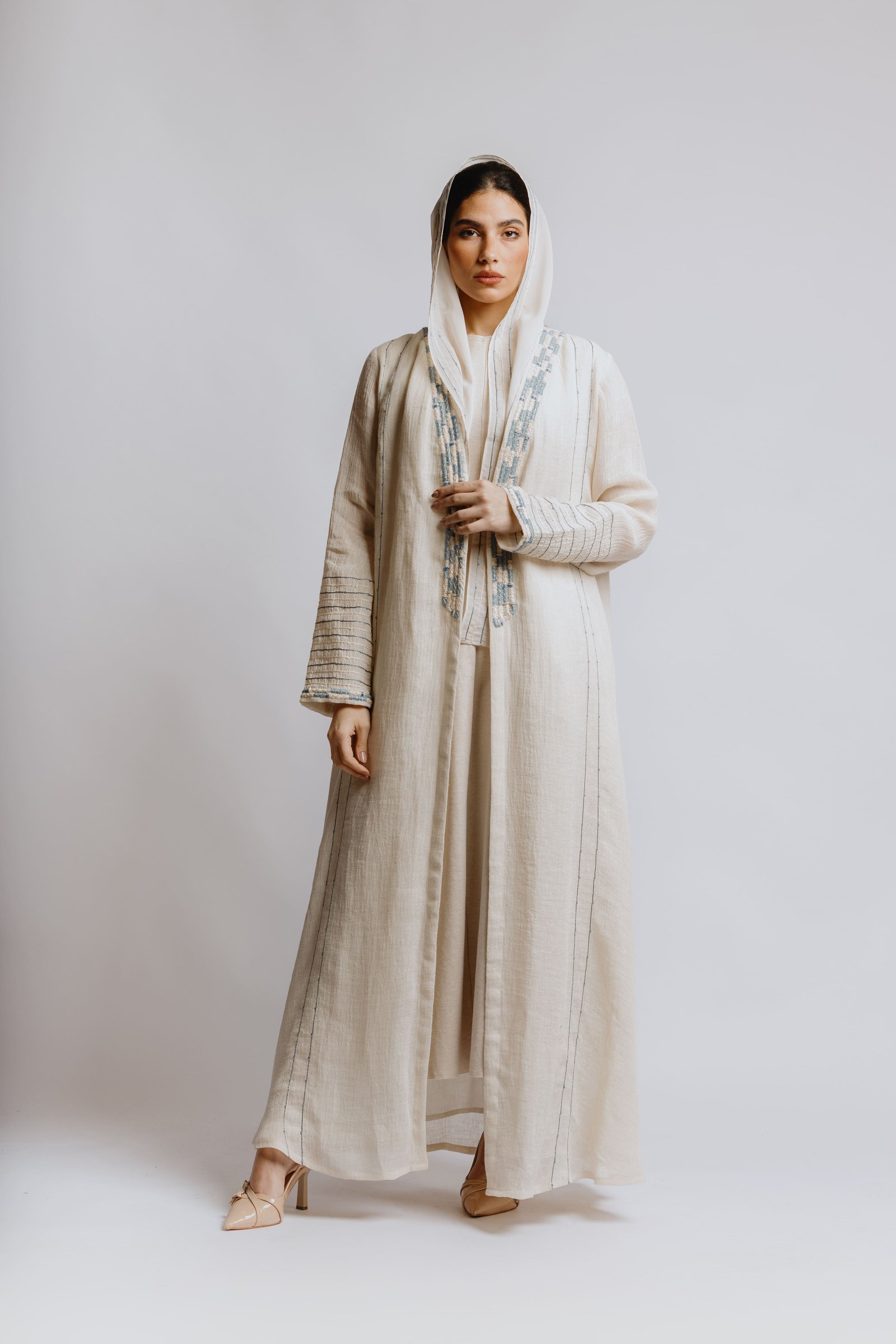Linen abaya with embroidery - Image 4