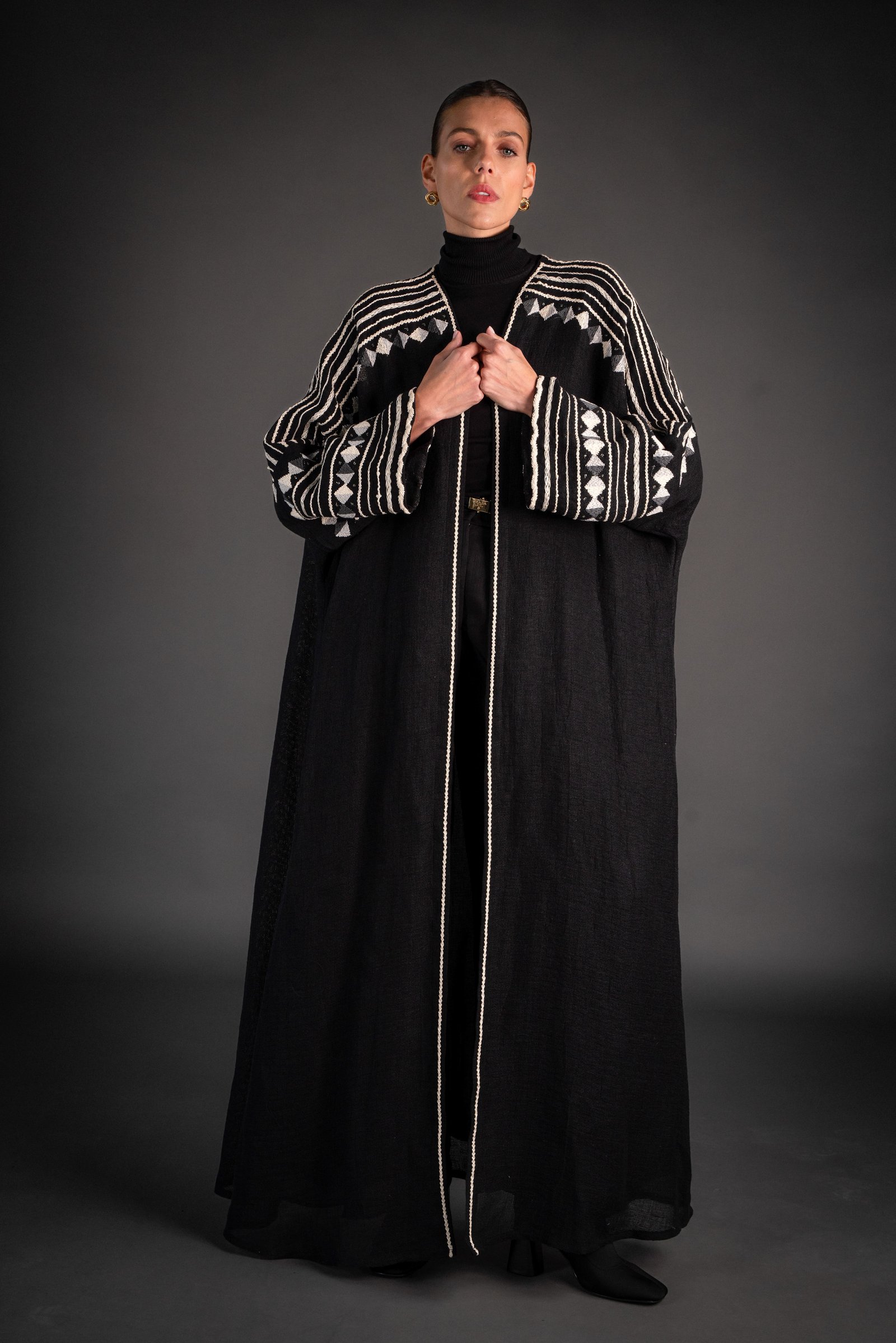 Bisht embroidery on the shoulder and sleeve - Image 3