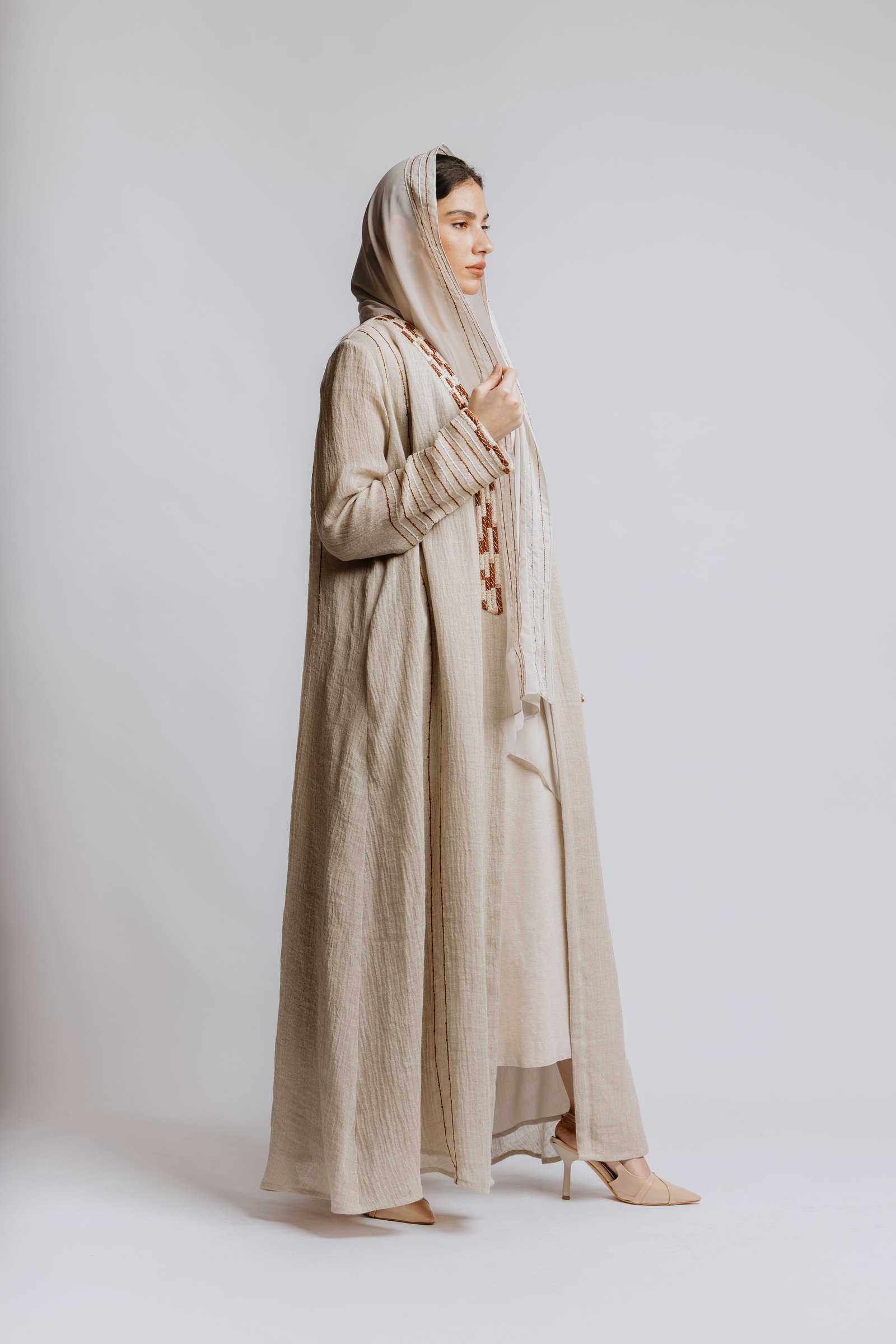 Linen abaya with embroidery - Image 4