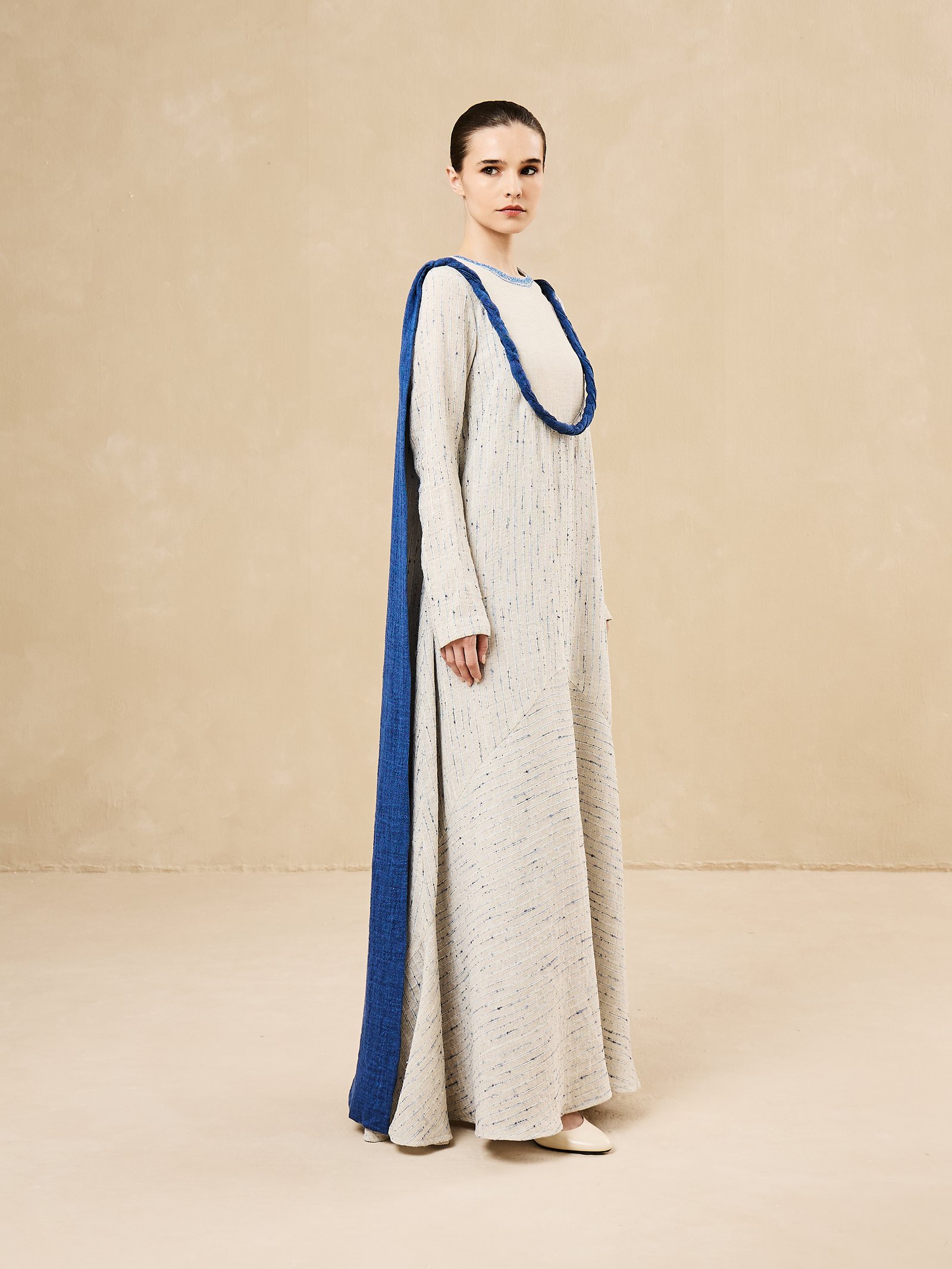 Dress with cape on back - Image 10