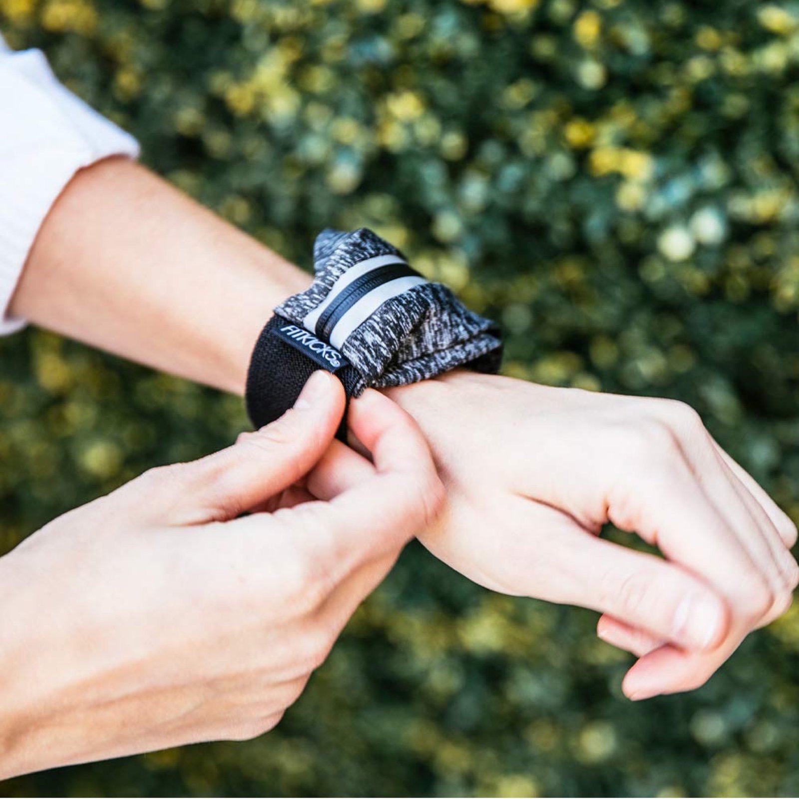 محفظة معصم fitwrist من FITKICKS - Image 11