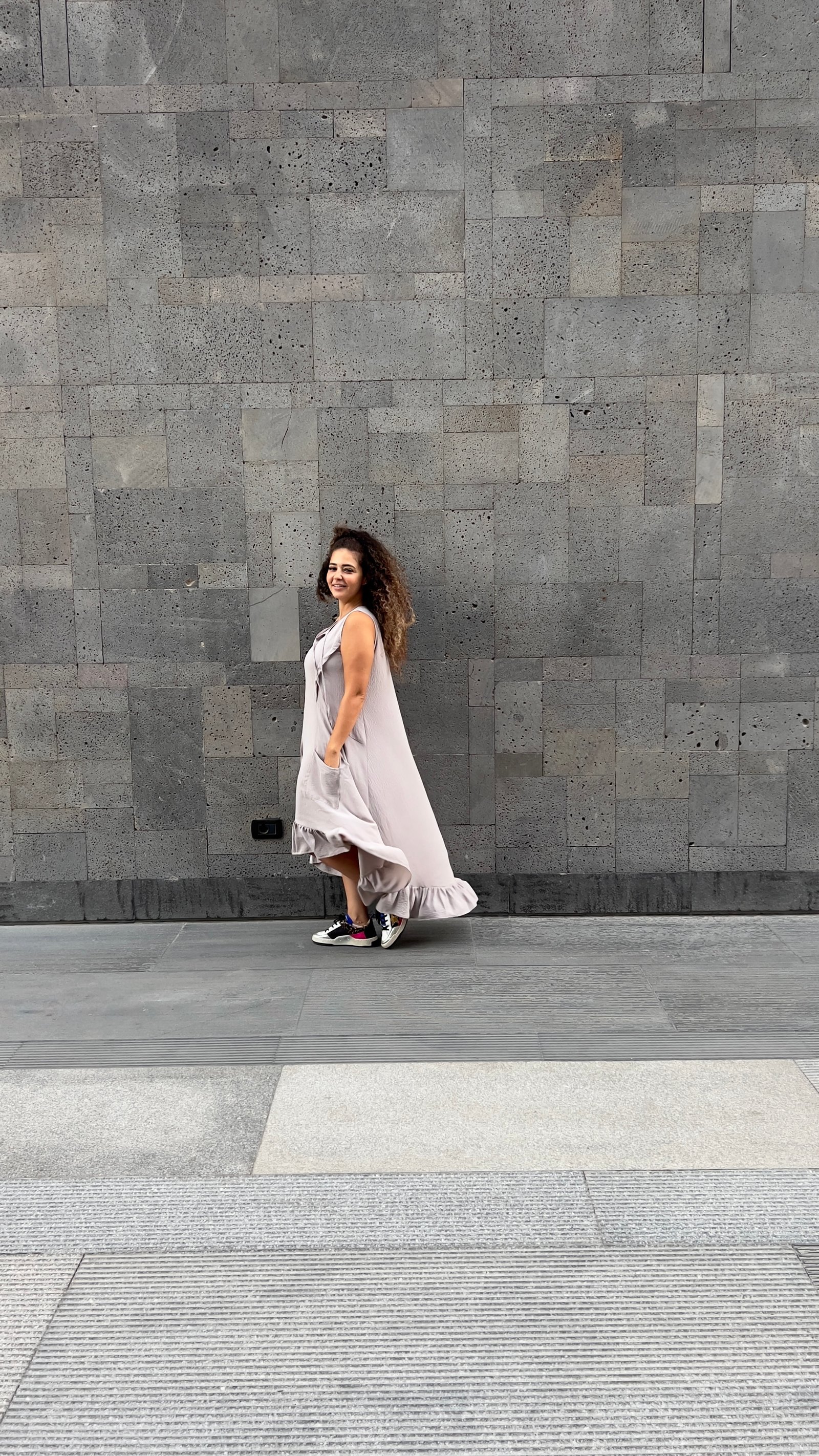 Oversized Ruffle Hem Dress - Image 3