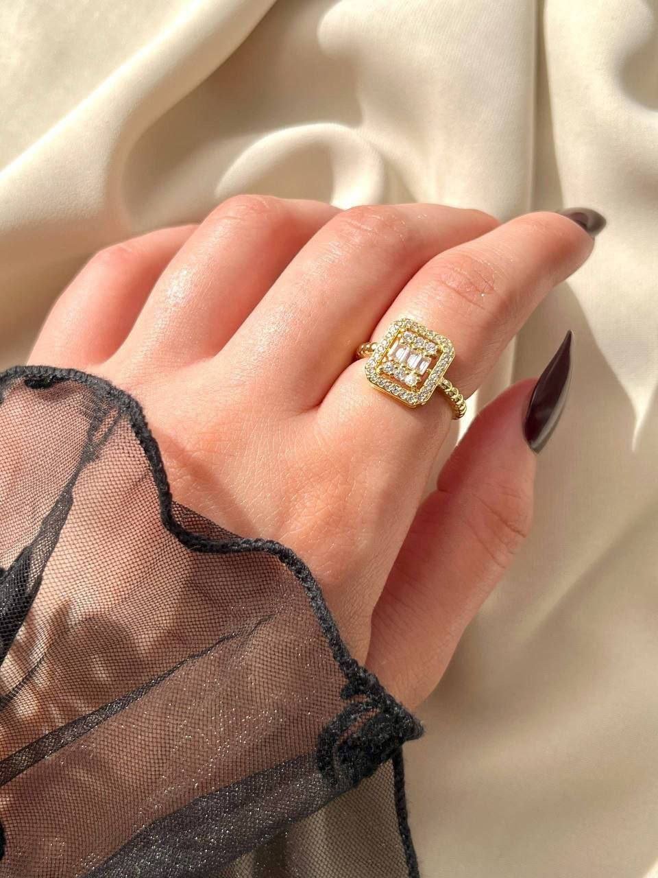 Gold Square Ring - صورة 3