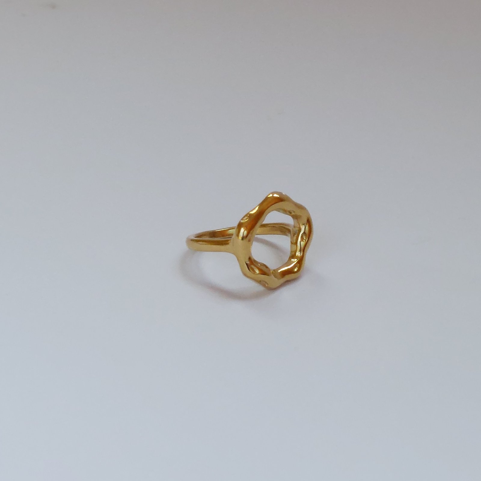 Vintage Circle Ring - Image 2
