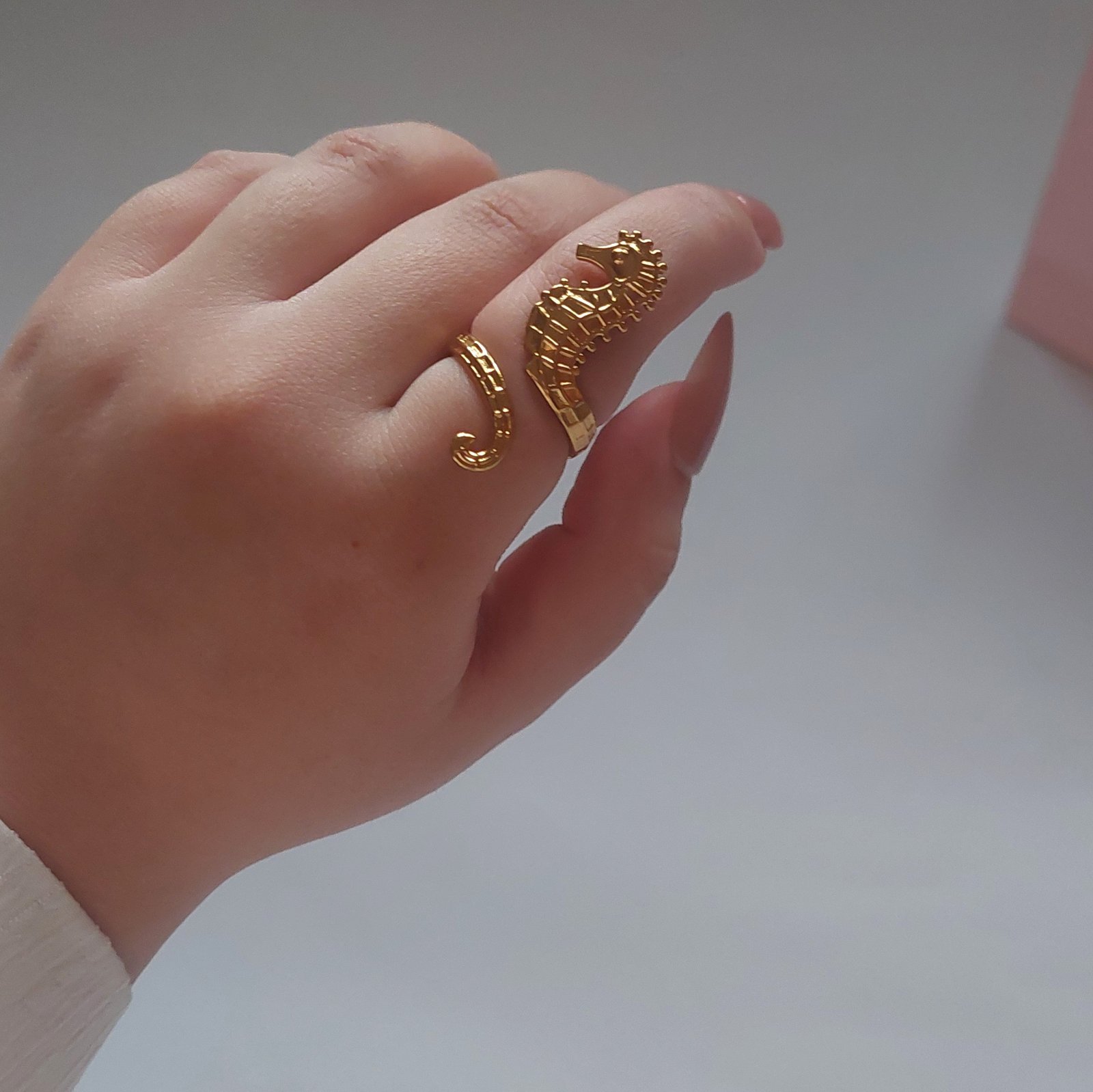 Seahorse Ring - صورة 2
