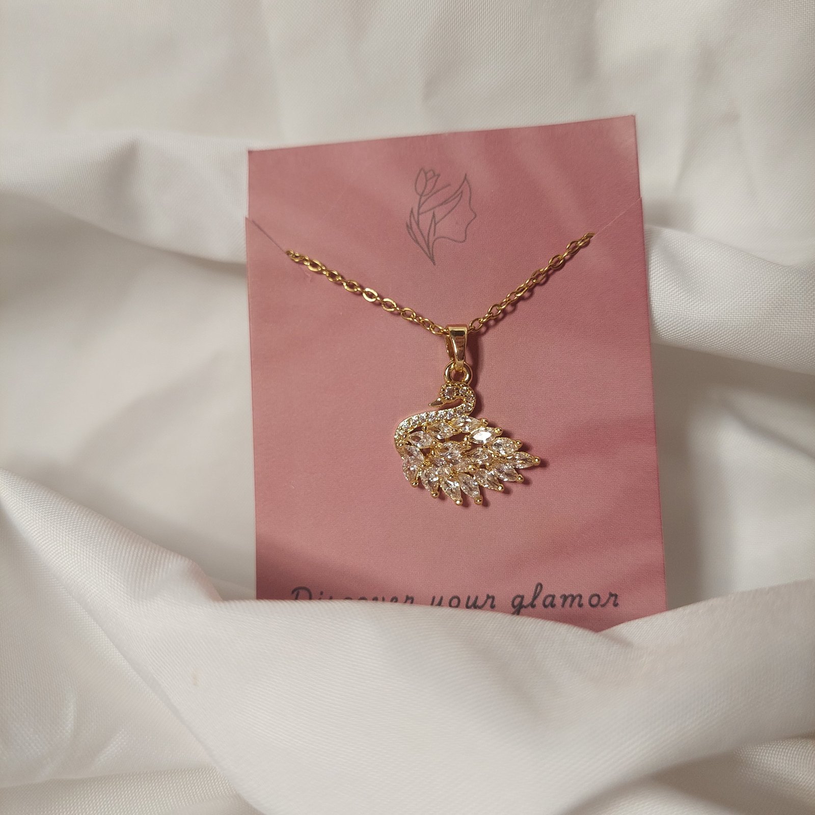White Swan Necklace - صورة 4