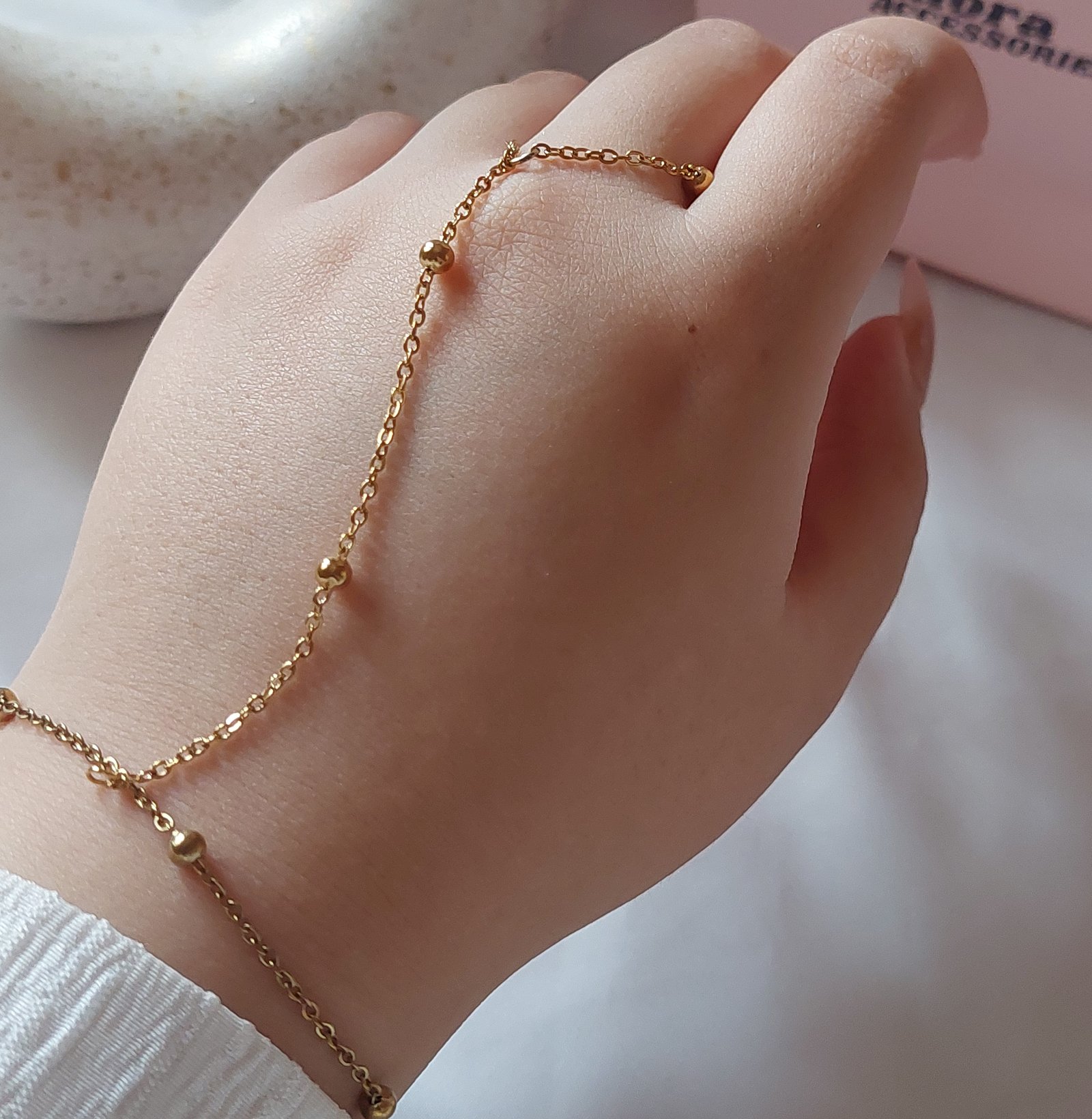 Minimal Beaded Hand Chain - صورة 1