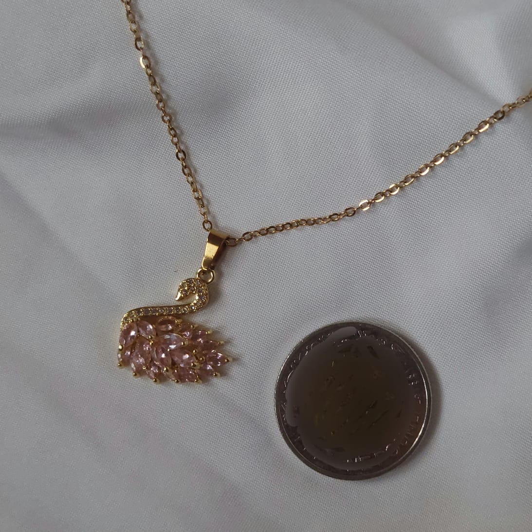 Pink swan necklace02 - صورة 4