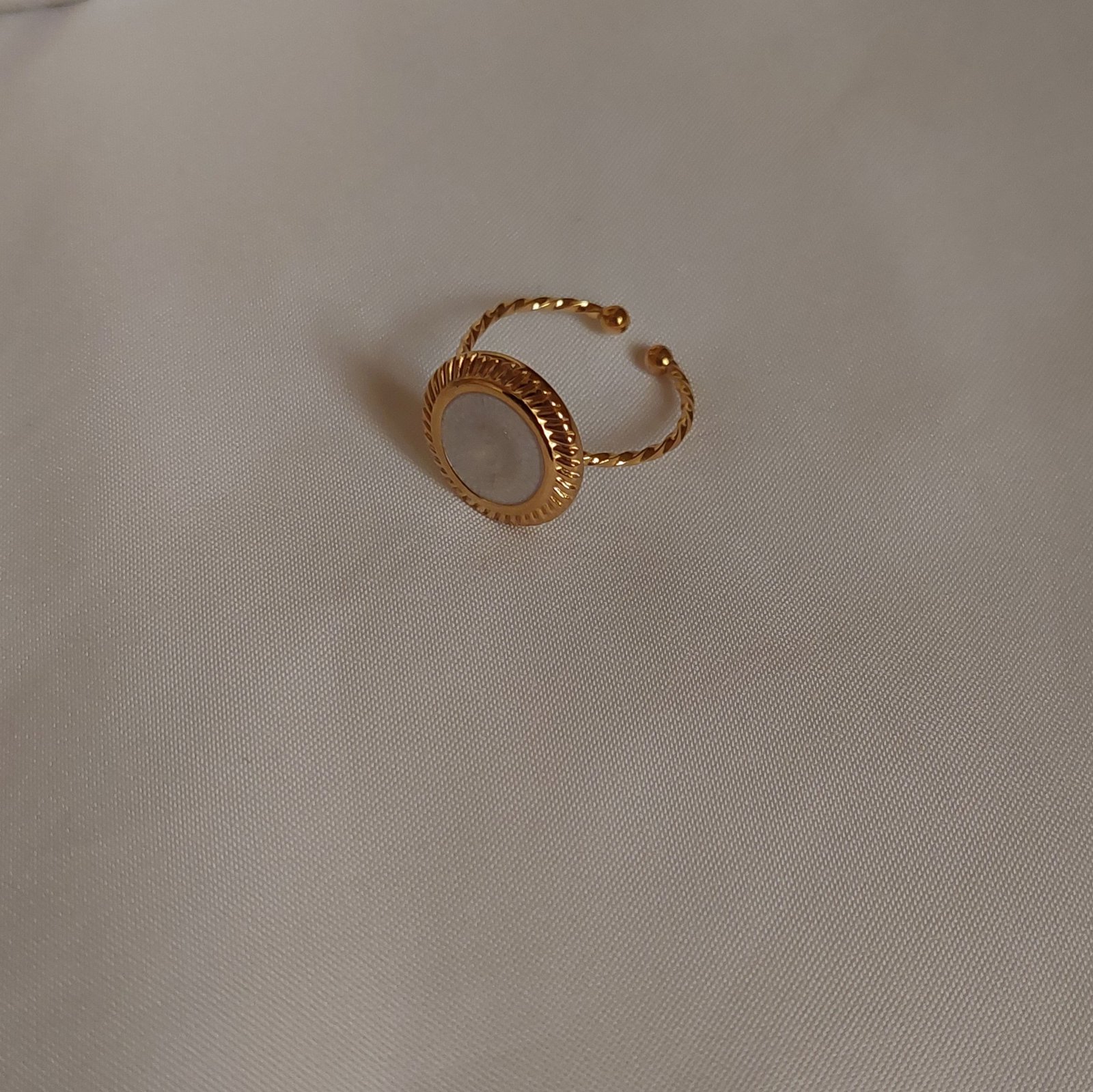 White Circle Ring - Image 3