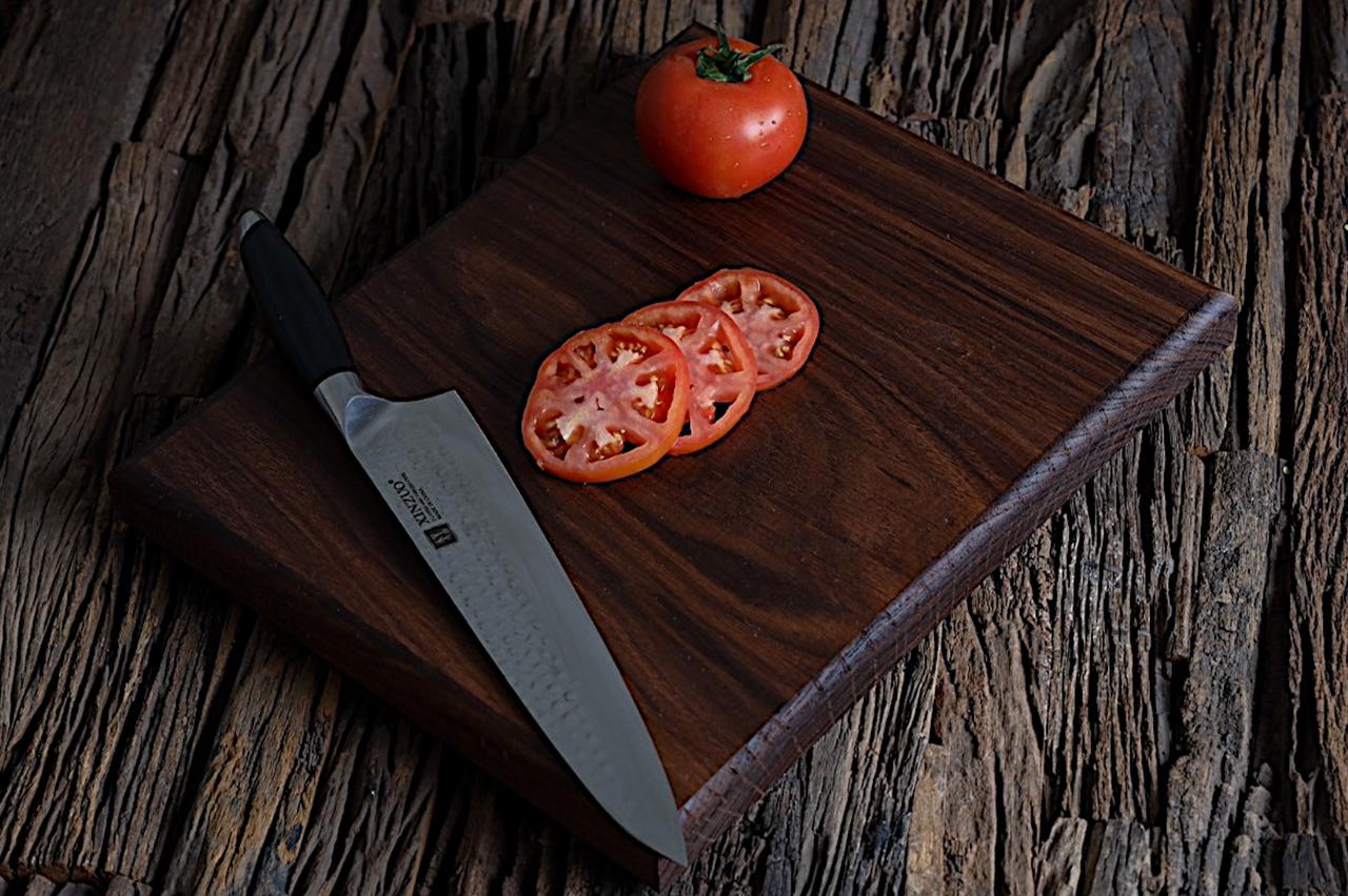لوح تقطيع 37x30 cm من خشب الجوز النادر  - صورة 3