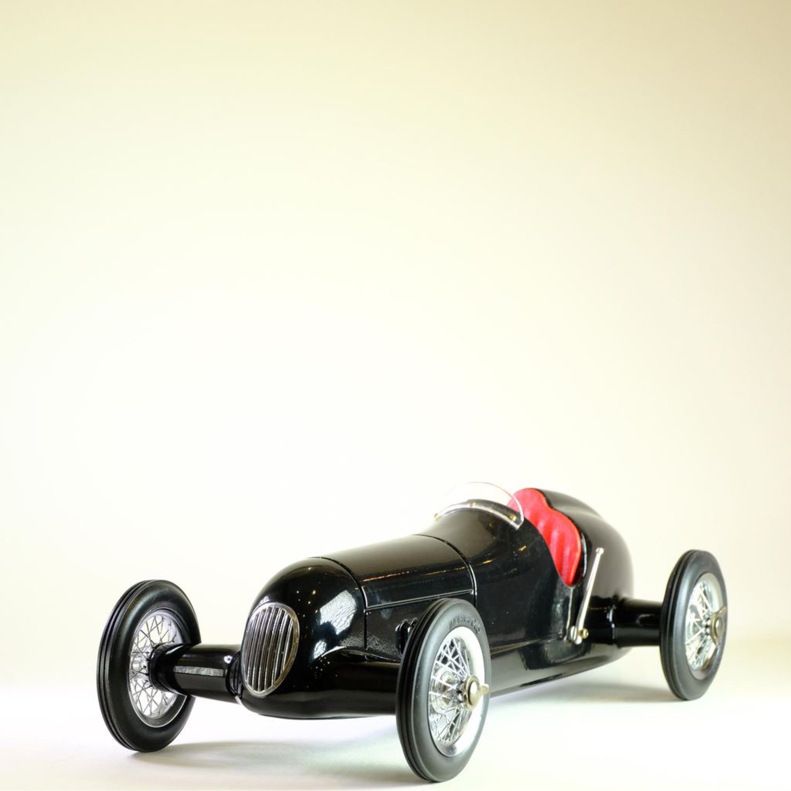 1933 Bugatti racer - صورة 2