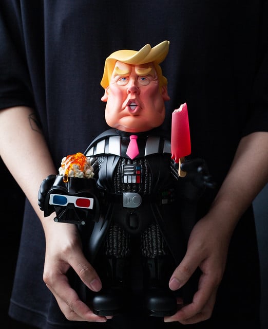 DONALD TRUMP STRIKES BACK - صورة 2