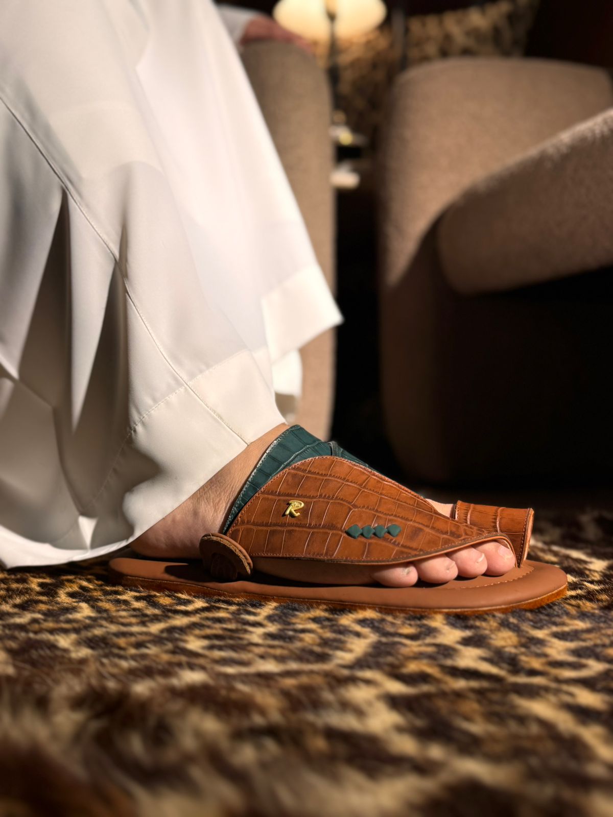 حذاء جلد تمساح ملكي – جملي مع أخضر غامق - صورة 2