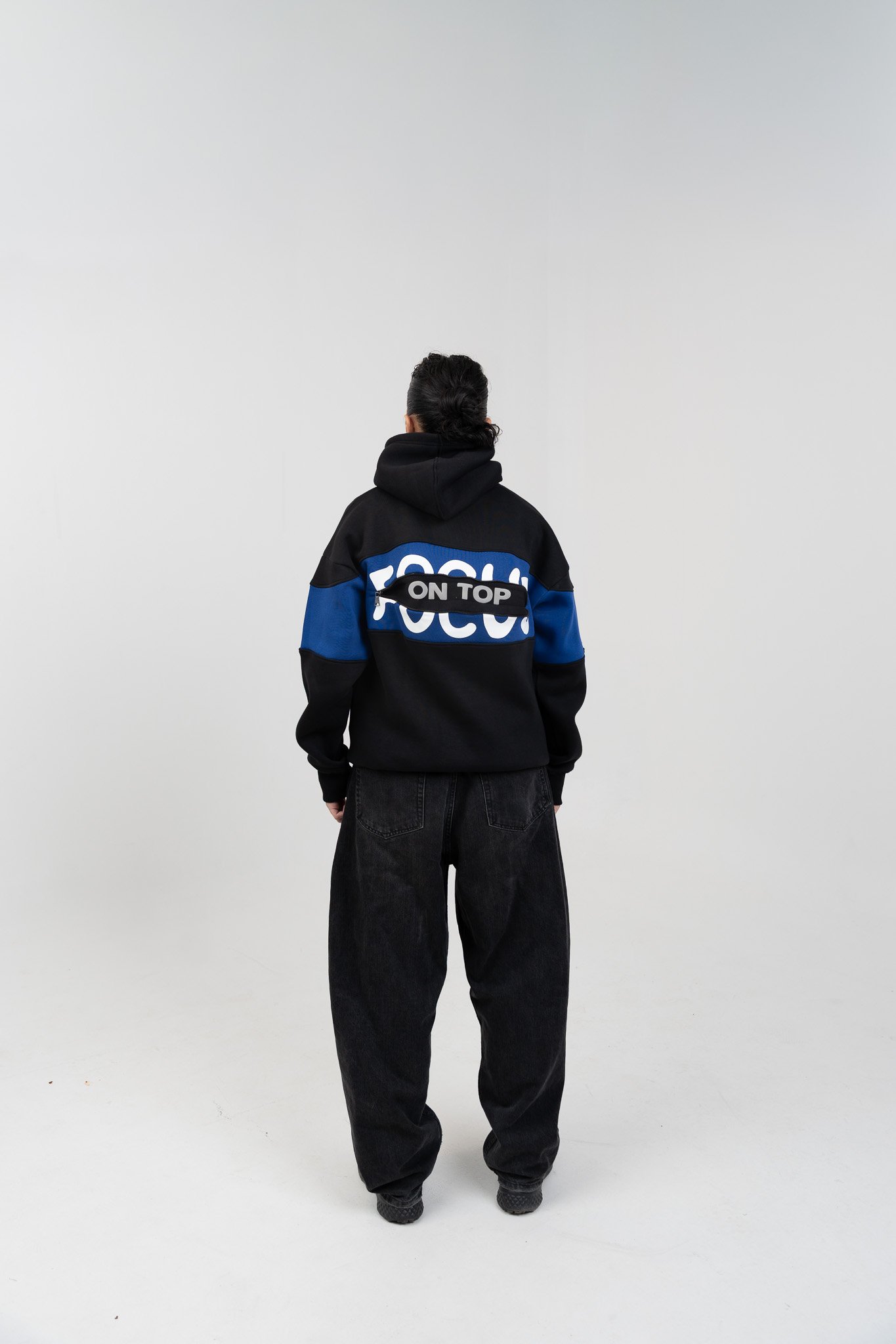 HOODIE BLACK & BLUE - صورة 5