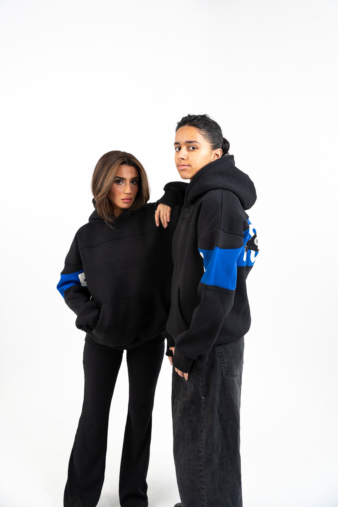 HOODIE BLACK & BLUE - صورة 3