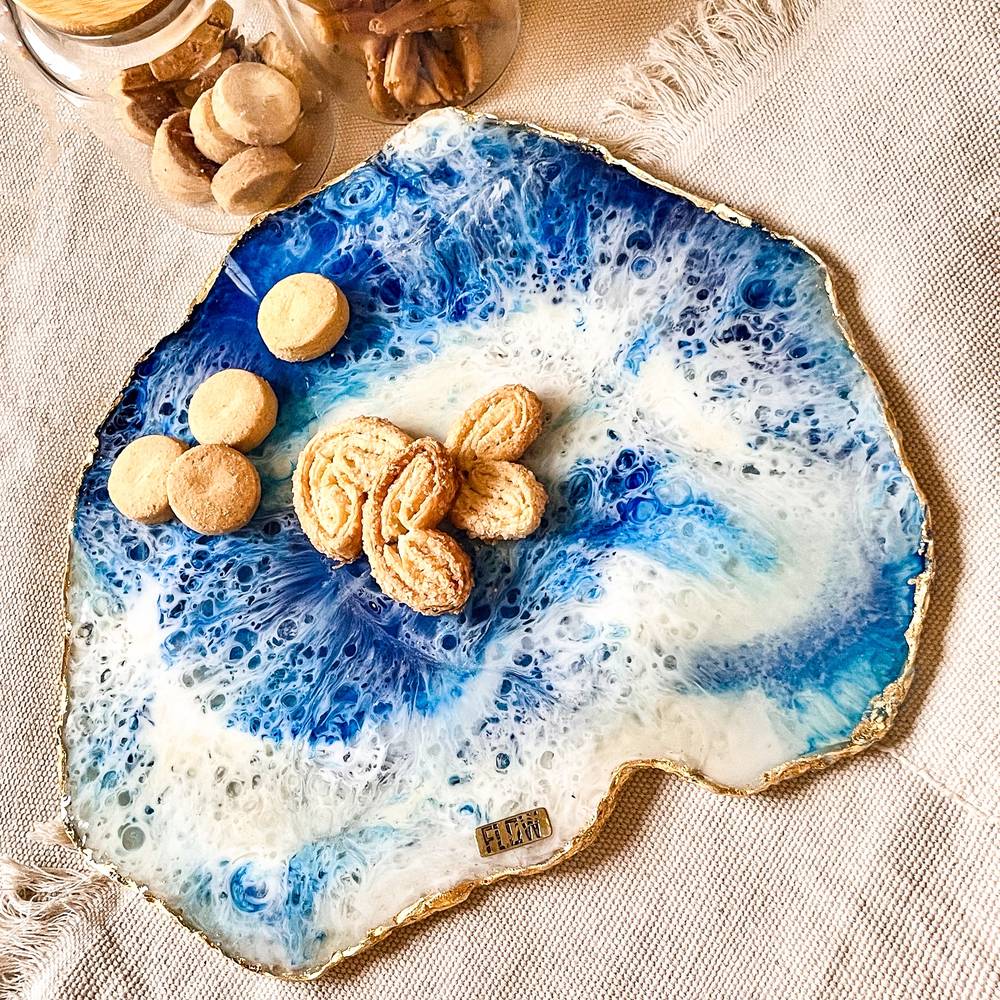 Blue & white irregular agate cheese platter - صورة 1