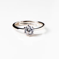 ELEGANT SILVER RING - Image 1