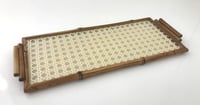 Medium Rectangular Bamboo Tray with Natural Straw & Glass Bottom - صورة 8