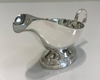 Gravy Boat with Base + Handle - صورة 12