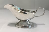 Gravy Boat with Base + Handle - صورة 1