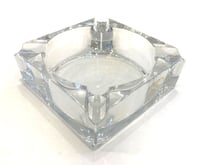 Square Crystal Classic Ashtray in Transparent Color - صورة 3
