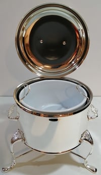  Small Round Silver Classic Chafing Dish with two handles on the sides - صورة 5