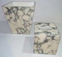 Elegant Cream Carrara Marbled Wood Set of Tissue Box & Waste Basket - صورة 1