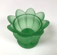 Small Crystal Vase Lotus Flower in Green Color - صورة 4